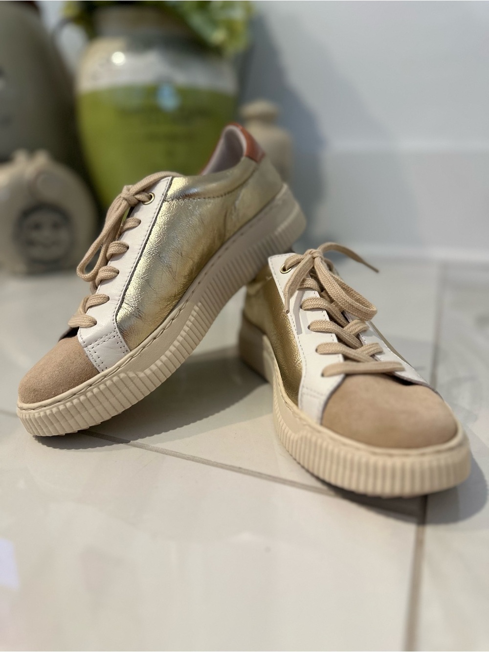 Söfft Fianna Platform Sneakers Metallic Gold Leather / Suede 7.5 M
